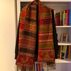 Luxurious pashmina 100% wool